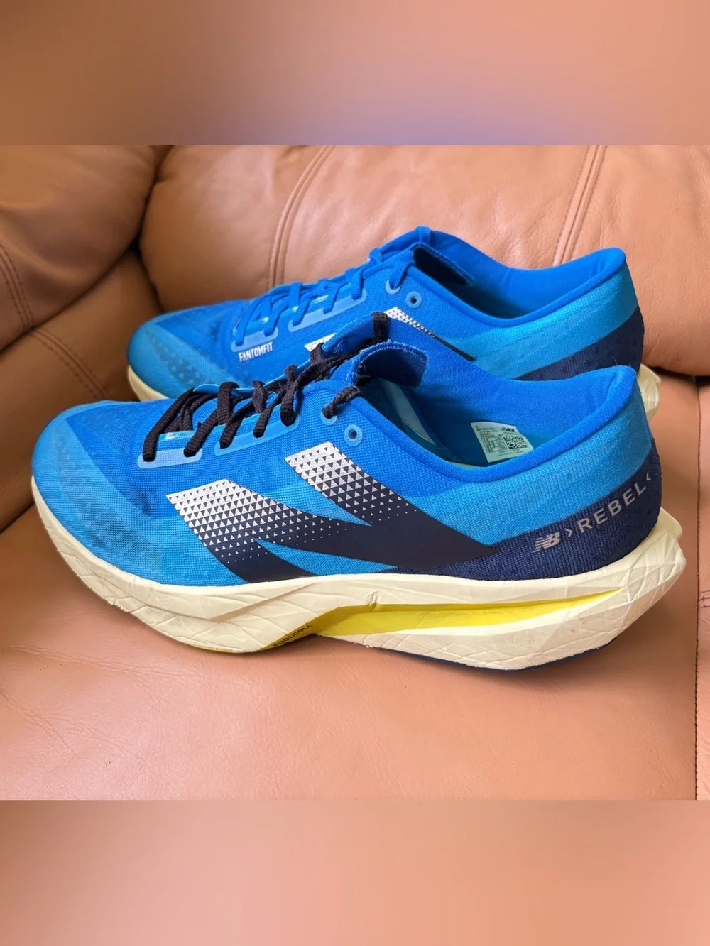 New Balance Fuelcell Rebel V4